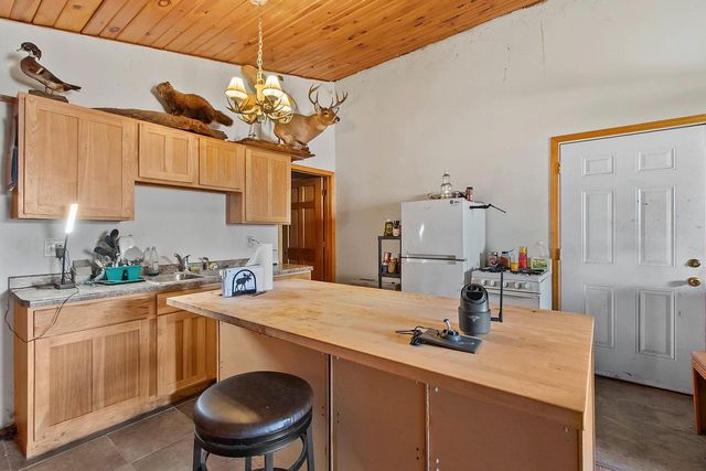 N4890 STATE HIGHWAY 180, Marinette, WI 54153