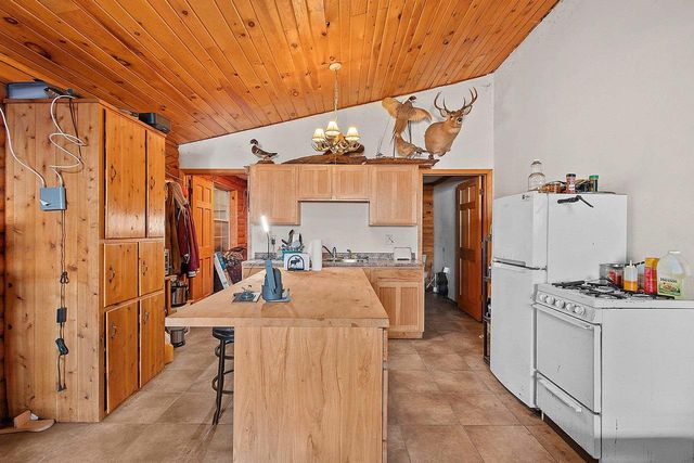 N4890 STATE HIGHWAY 180, Marinette, WI 54153