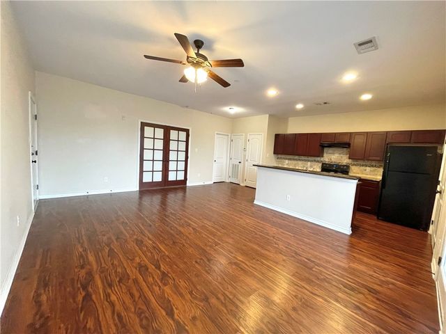 1915 Dartmouth Street 1031, College Station, TX 77840