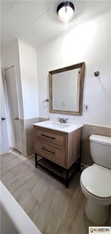 40 Beverly Avenue, Franklin, NJ 08873