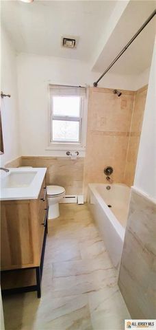 40 Beverly Avenue, Franklin, NJ 08873