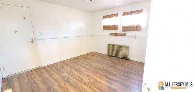 40 Beverly Avenue, Franklin, NJ 08873