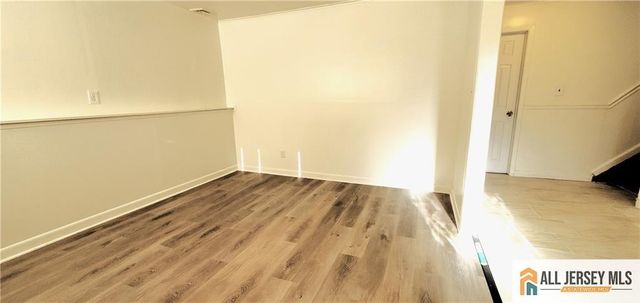 40 Beverly Avenue, Franklin, NJ 08873