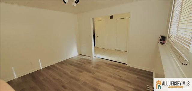 40 Beverly Avenue, Franklin, NJ 08873