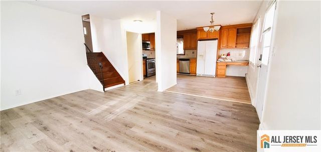 40 Beverly Avenue, Franklin, NJ 08873