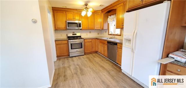 40 Beverly Avenue, Franklin, NJ 08873