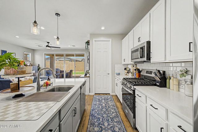 17850 W RUNNING DEER Trail, Surprise, AZ 85387