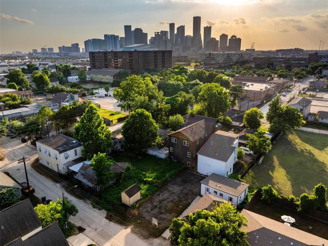 411 N Live Oak Street, Houston, TX 77003