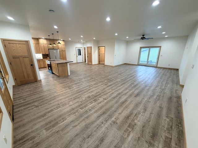 506 S 3rd St, Osage, IA 50461