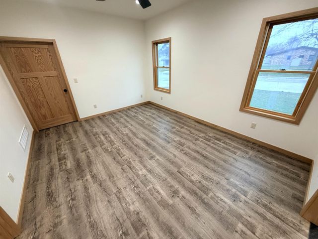 506 S 3rd St, Osage, IA 50461