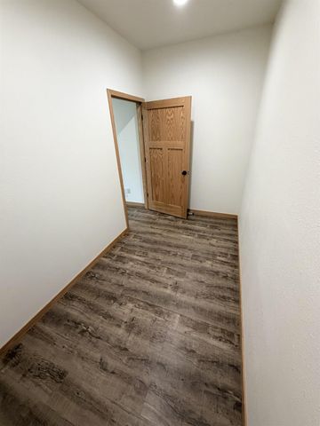 506 S 3rd St, Osage, IA 50461