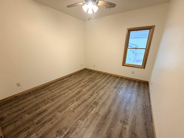 506 S 3rd St, Osage, IA 50461