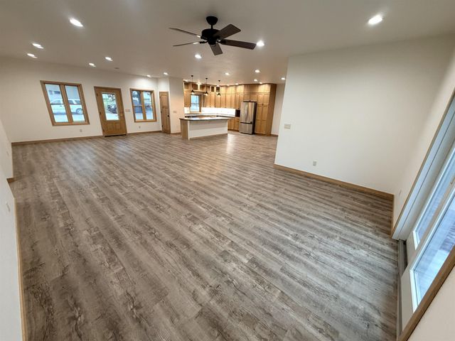 506 S 3rd St, Osage, IA 50461