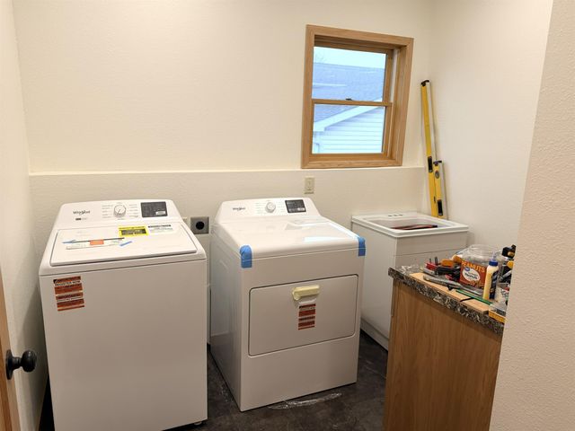 506 S 3rd St, Osage, IA 50461