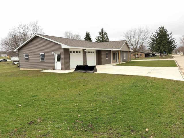 506 S 3rd St, Osage, IA 50461