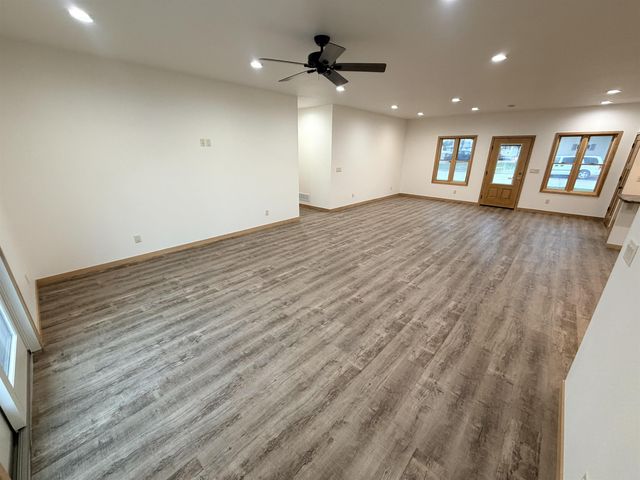 506 S 3rd St, Osage, IA 50461