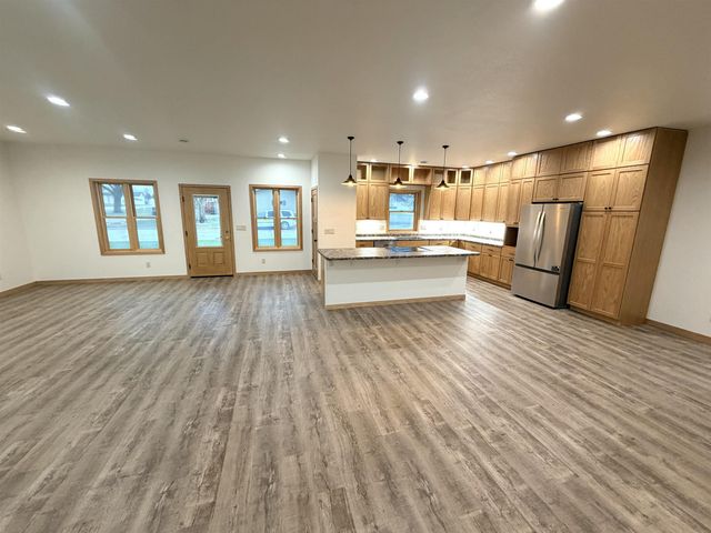 506 S 3rd St, Osage, IA 50461