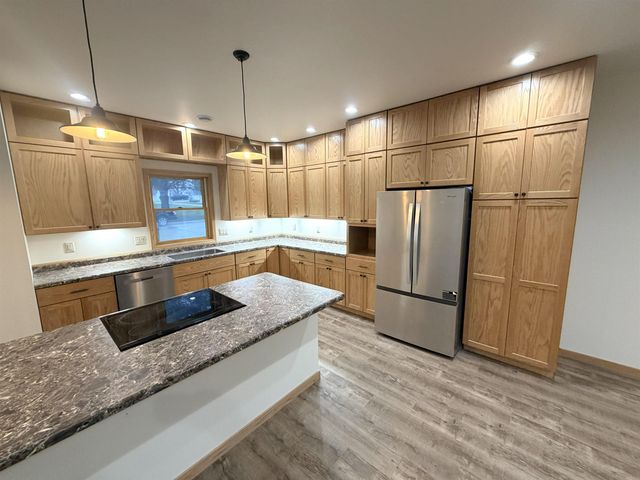 506 S 3rd St, Osage, IA 50461