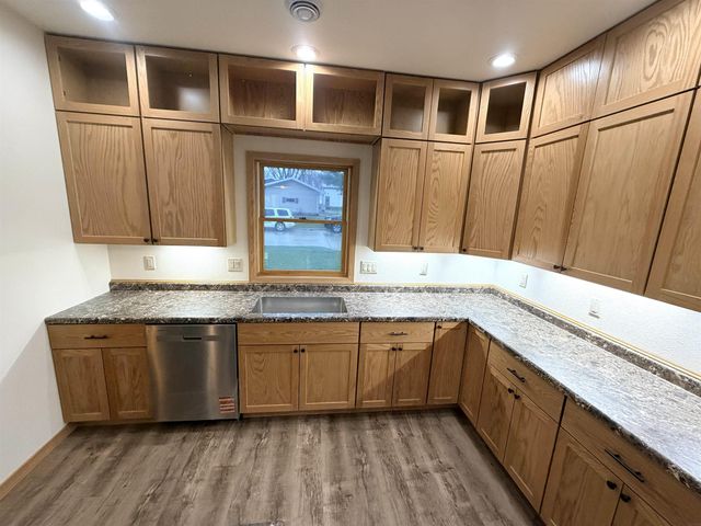 506 S 3rd St, Osage, IA 50461