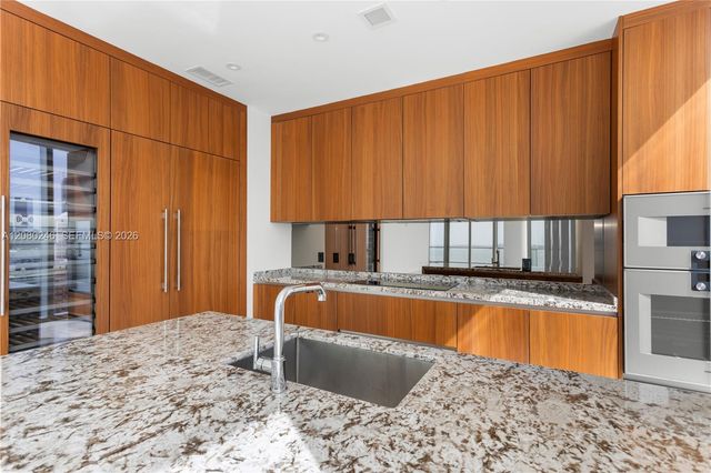 175 SE 25th Road 2701, Miami, FL 33129