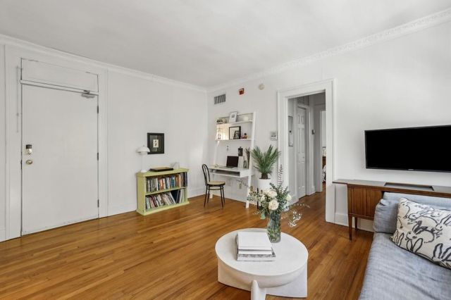 70 Sheridan Drive NE 9A, Atlanta, GA 30305