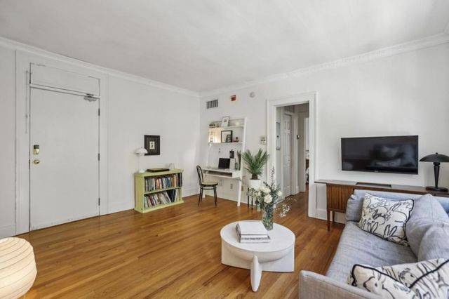 70 Sheridan Drive NE 9A, Atlanta, GA 30305