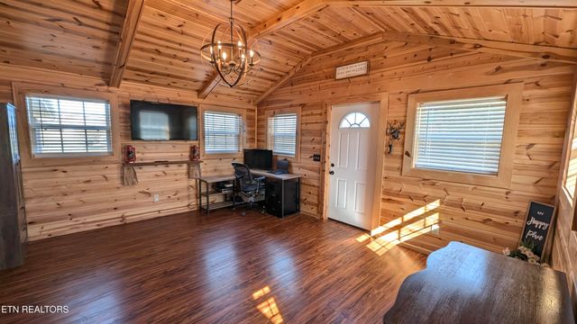 858 Seed Tick Rd, Philadelphia, TN 37846