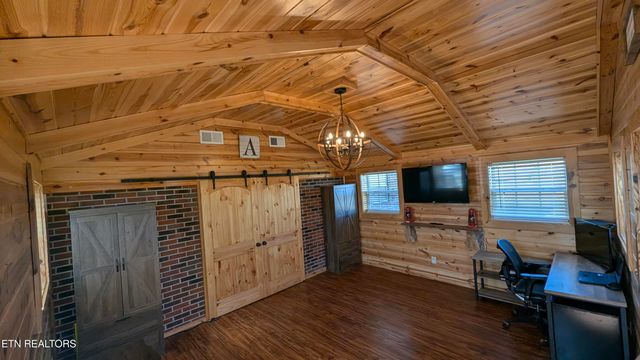 858 Seed Tick Rd, Philadelphia, TN 37846