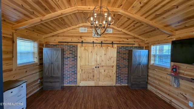 858 Seed Tick Rd, Philadelphia, TN 37846