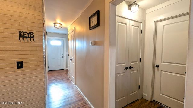 858 Seed Tick Rd, Philadelphia, TN 37846