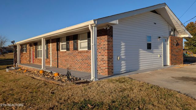858 Seed Tick Rd, Philadelphia, TN 37846