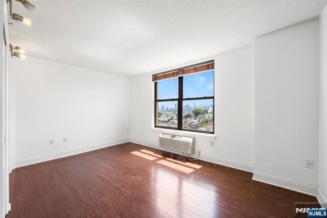 4301 Park Avenue 10 H, Union City, NJ 07087