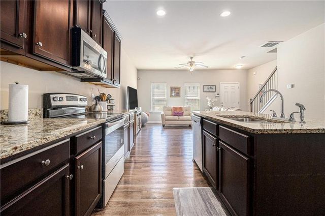 6148 Oakley Road 23, Union City, GA 30291