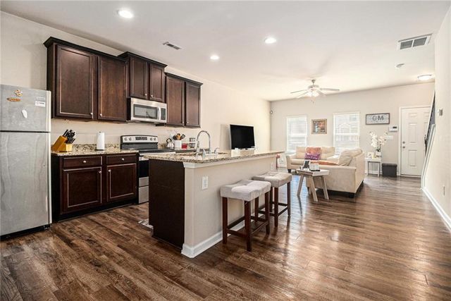 6148 Oakley Road 23, Union City, GA 30291