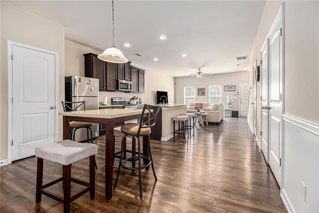 6148 Oakley Road 23, Union City, GA 30291