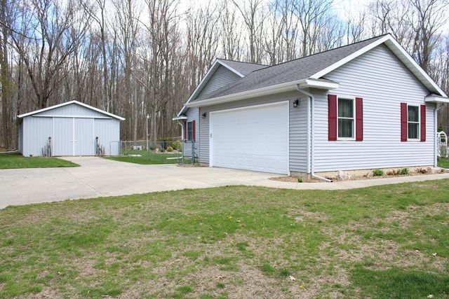 1452 Byfield Drive, Harrison, MI 48625