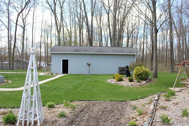 1452 Byfield Drive, Harrison, MI 48625