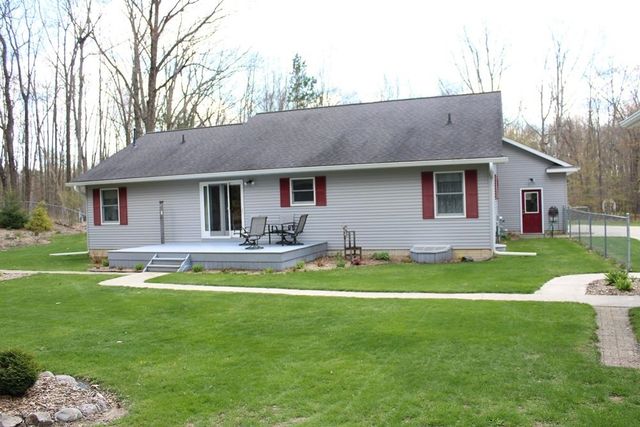 1452 Byfield Drive, Harrison, MI 48625
