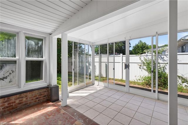 404 Eisenhower CIR, Portsmouth, VA 23701