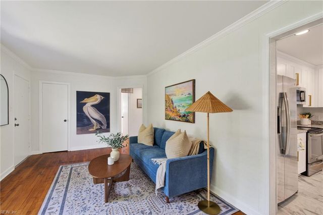 404 Eisenhower CIR, Portsmouth, VA 23701