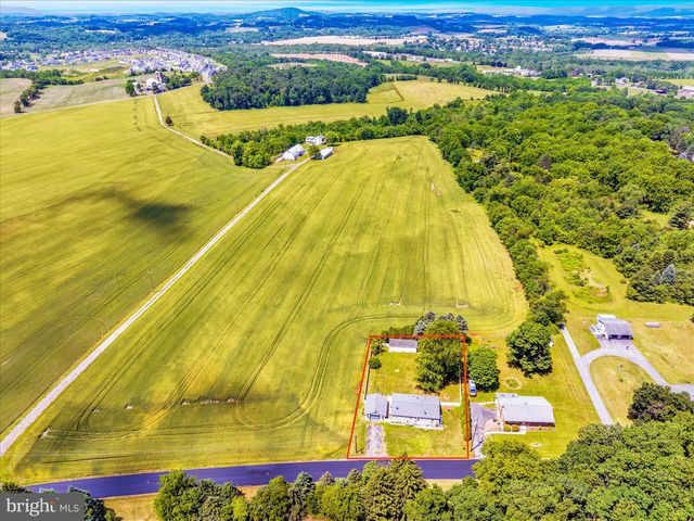 470 ONTELAUNEE DR, Shoemakersville, PA 19555