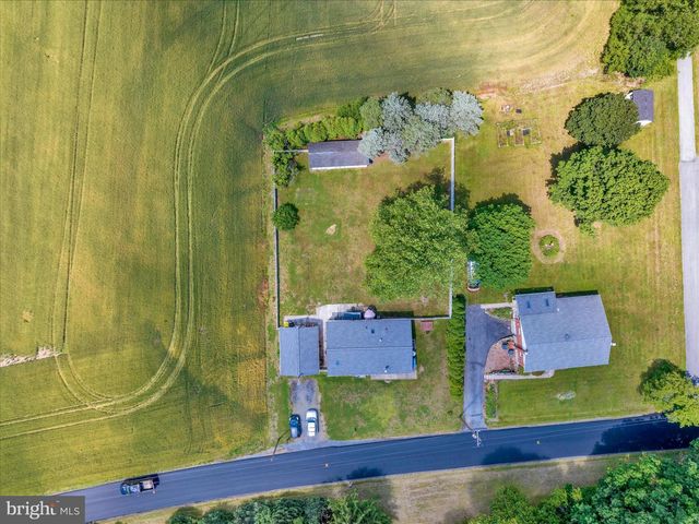 470 ONTELAUNEE DR, Shoemakersville, PA 19555