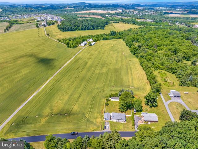 470 ONTELAUNEE DR, Shoemakersville, PA 19555