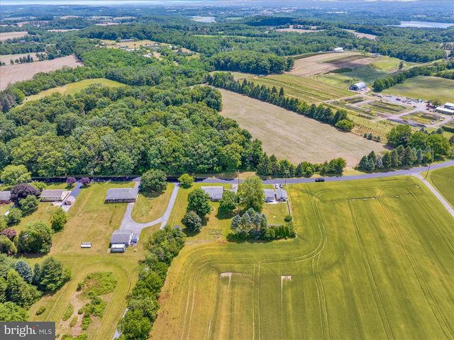 470 ONTELAUNEE DR, Shoemakersville, PA 19555