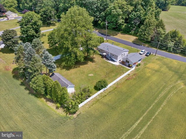 470 ONTELAUNEE DR, Shoemakersville, PA 19555