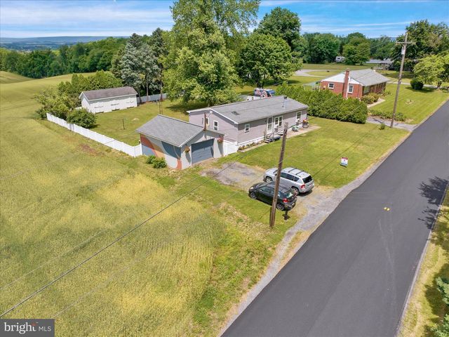 470 ONTELAUNEE DR, Shoemakersville, PA 19555