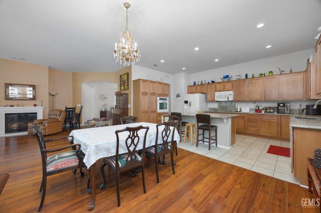 6303 Pinion Ranch Road, Bakersfield, CA 93306