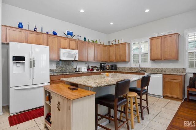 6303 Pinion Ranch Road, Bakersfield, CA 93306