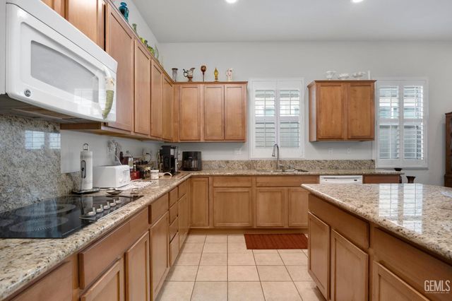 6303 Pinion Ranch Road, Bakersfield, CA 93306