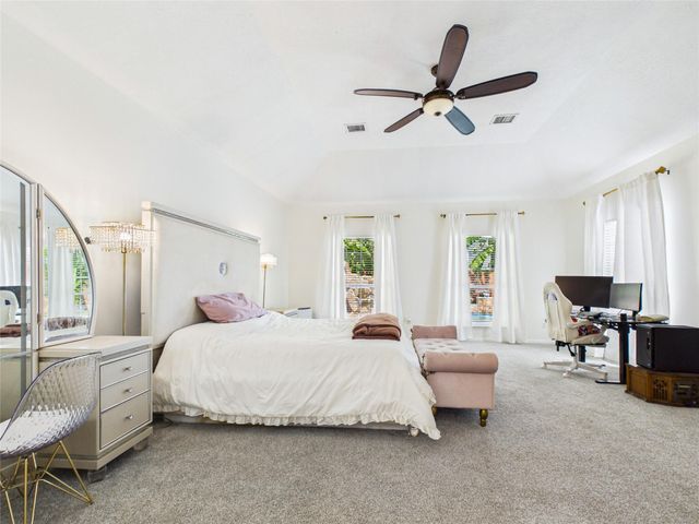 2876 Love Lane, Friendswood, TX 77546